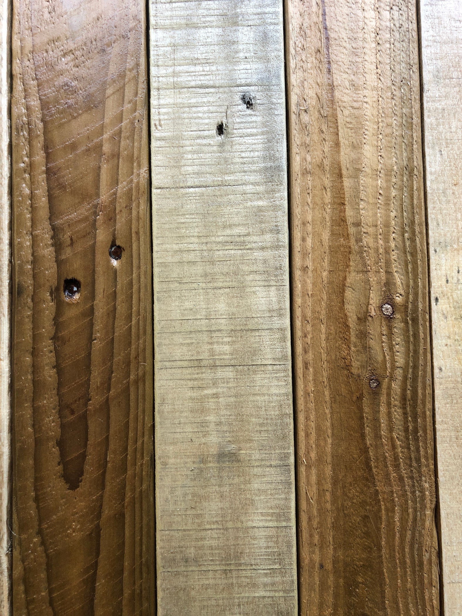 Varnished Pallet Board Wood Cladding - 1 Square Meter Pack ...